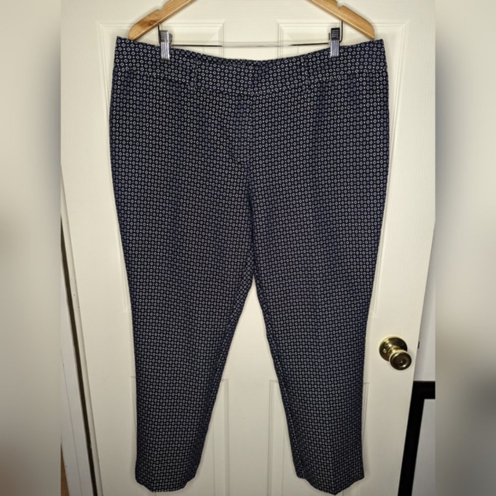 Lands' End Women's Pants mid rise slim leg navy and white design size 18